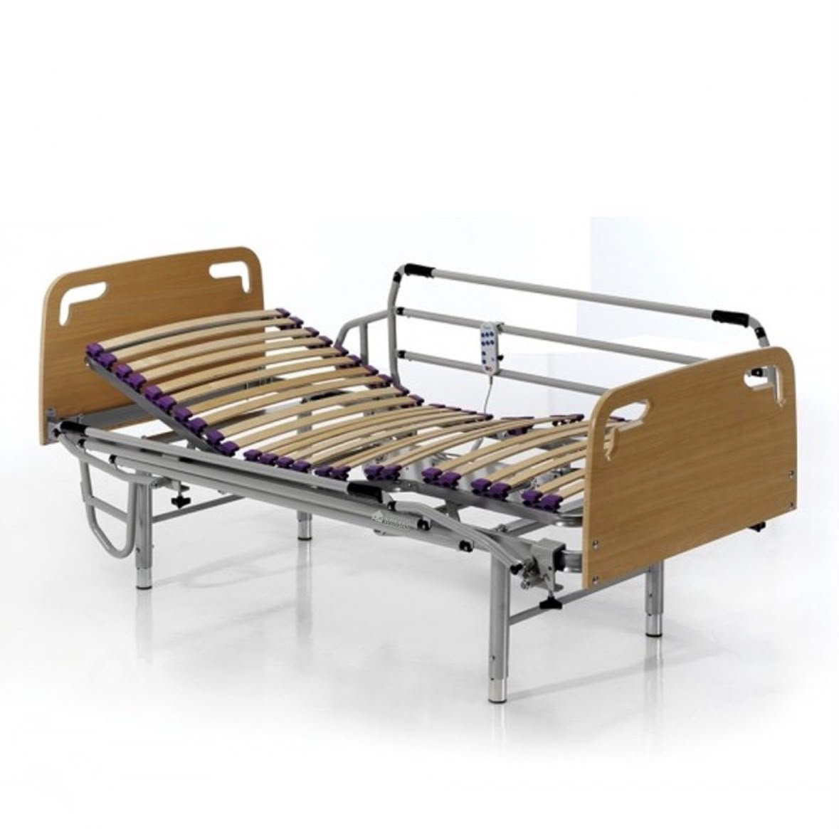 Cama Articulada con Barandillas — Para geriatría y uso intensivo